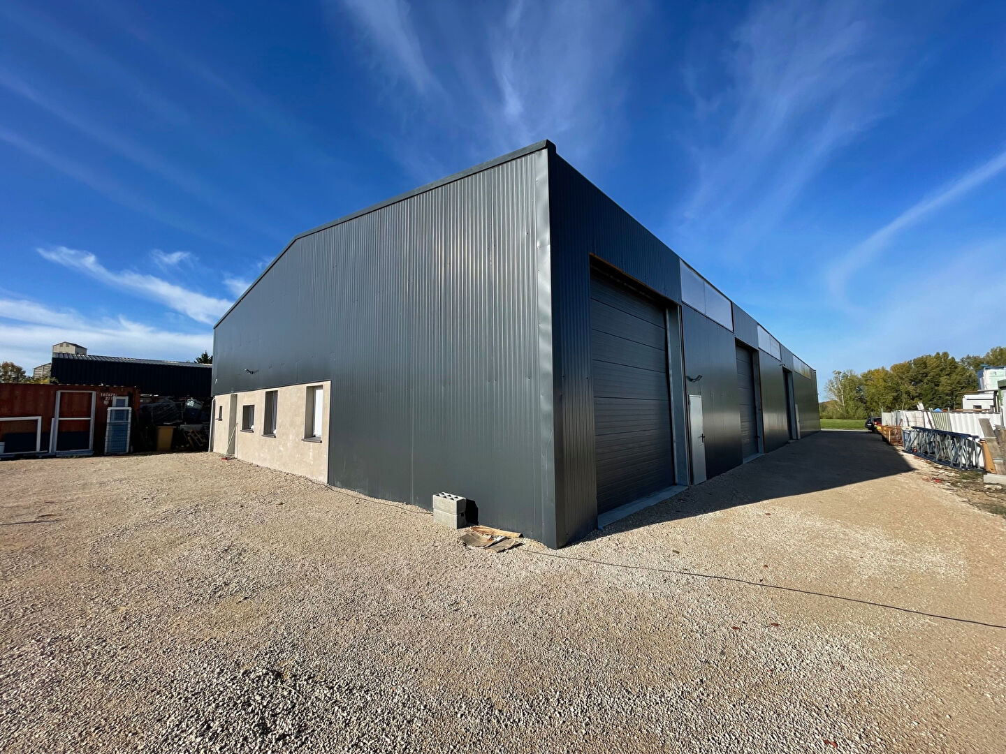 
Verdun, local industriel de 330 m²
