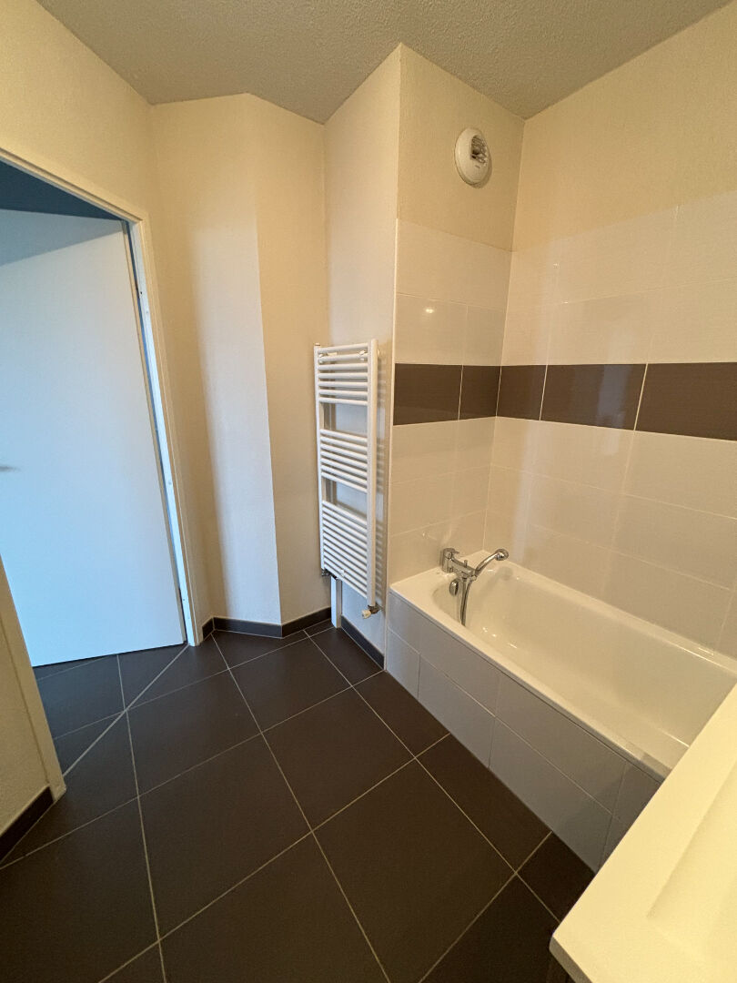 
Quint, Appartement T3 avec balcon
